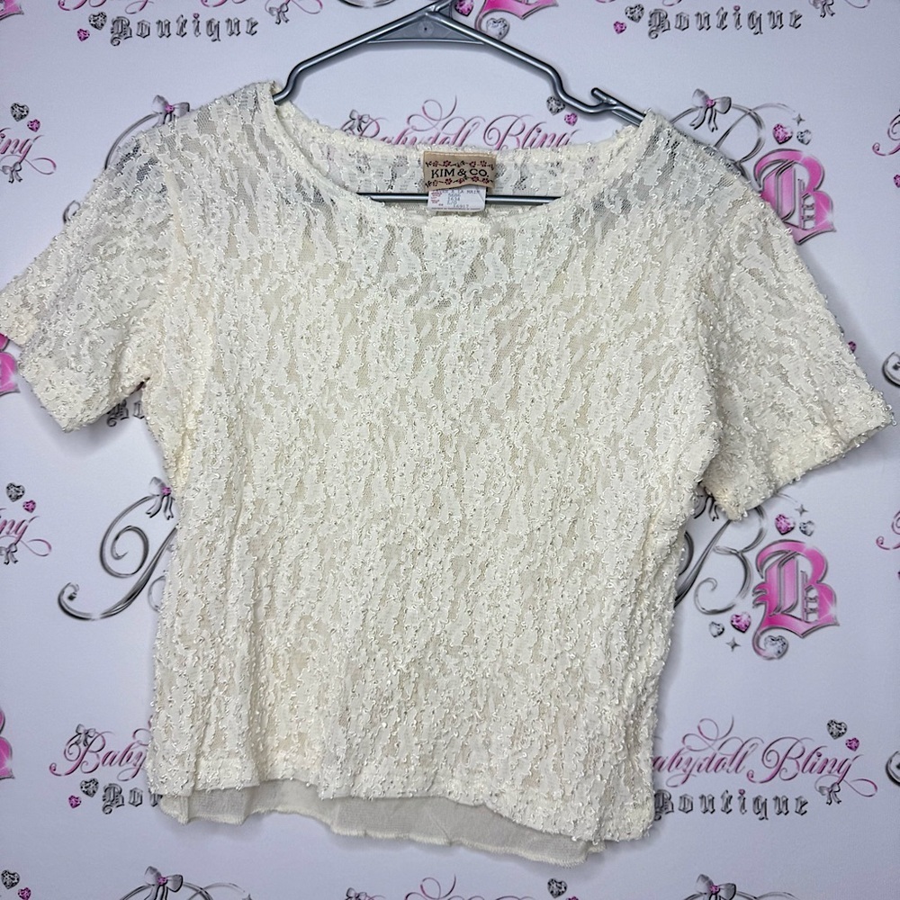 Kim & Co lace top stretchy Tshirt cream white floral flowers mesh vintage